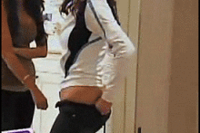 Kim Kardasian (2)