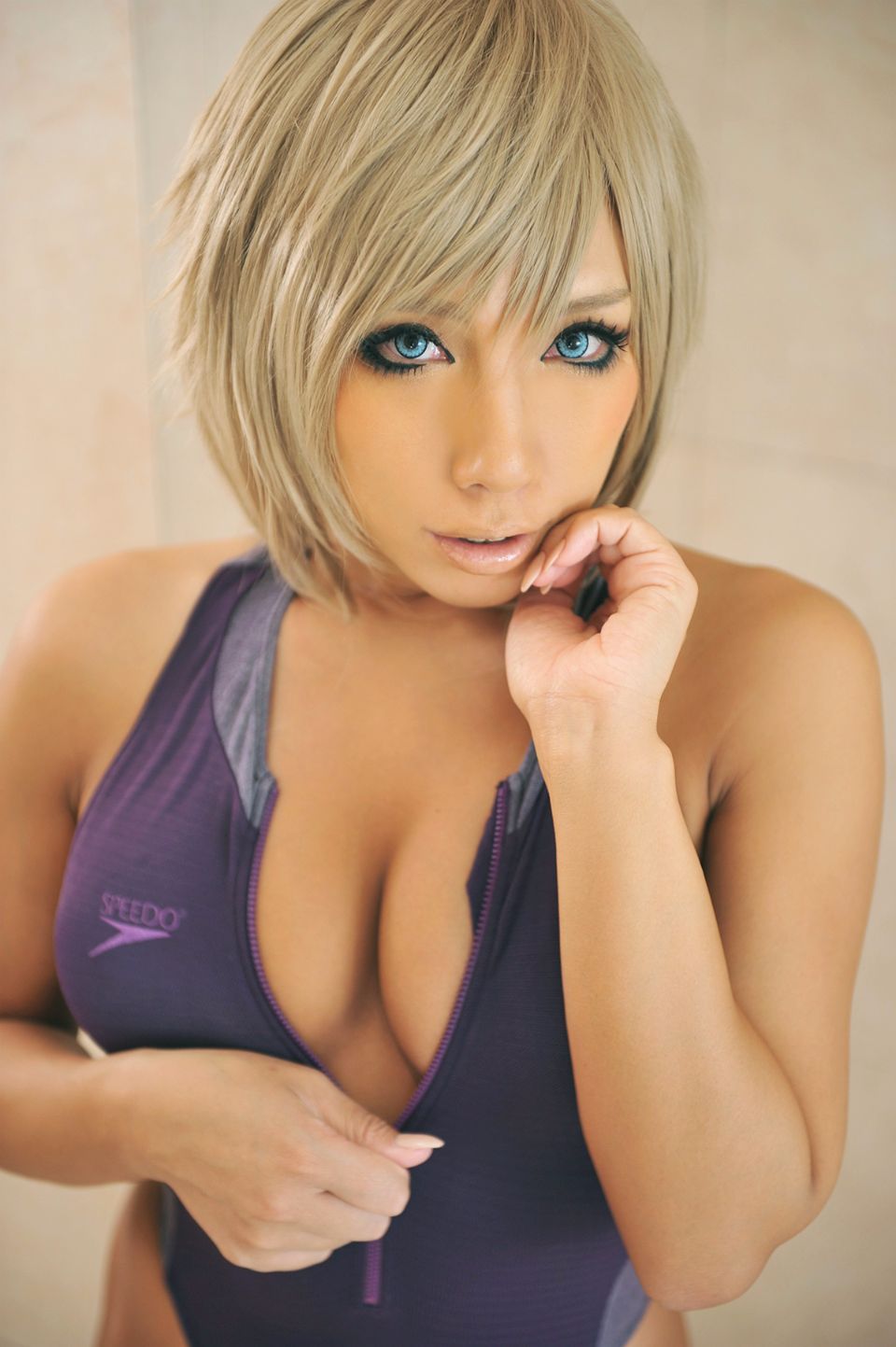 Non – Boyish Girlfriend