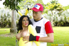 pokemon-annika-xander-carolina-pikachu-trainer-61