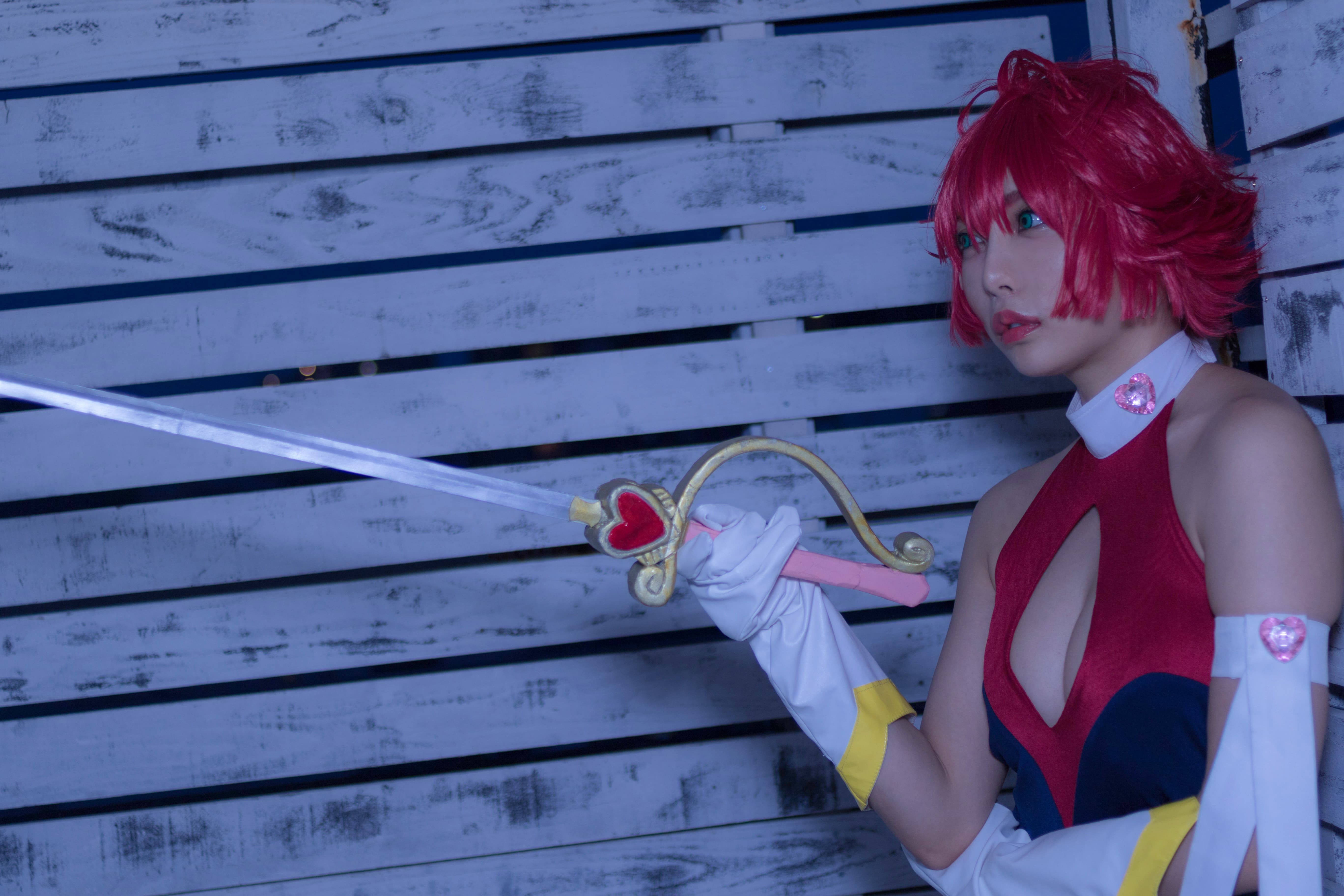 Косплей Cutie Honey с грудастой японкой Izumi Reona