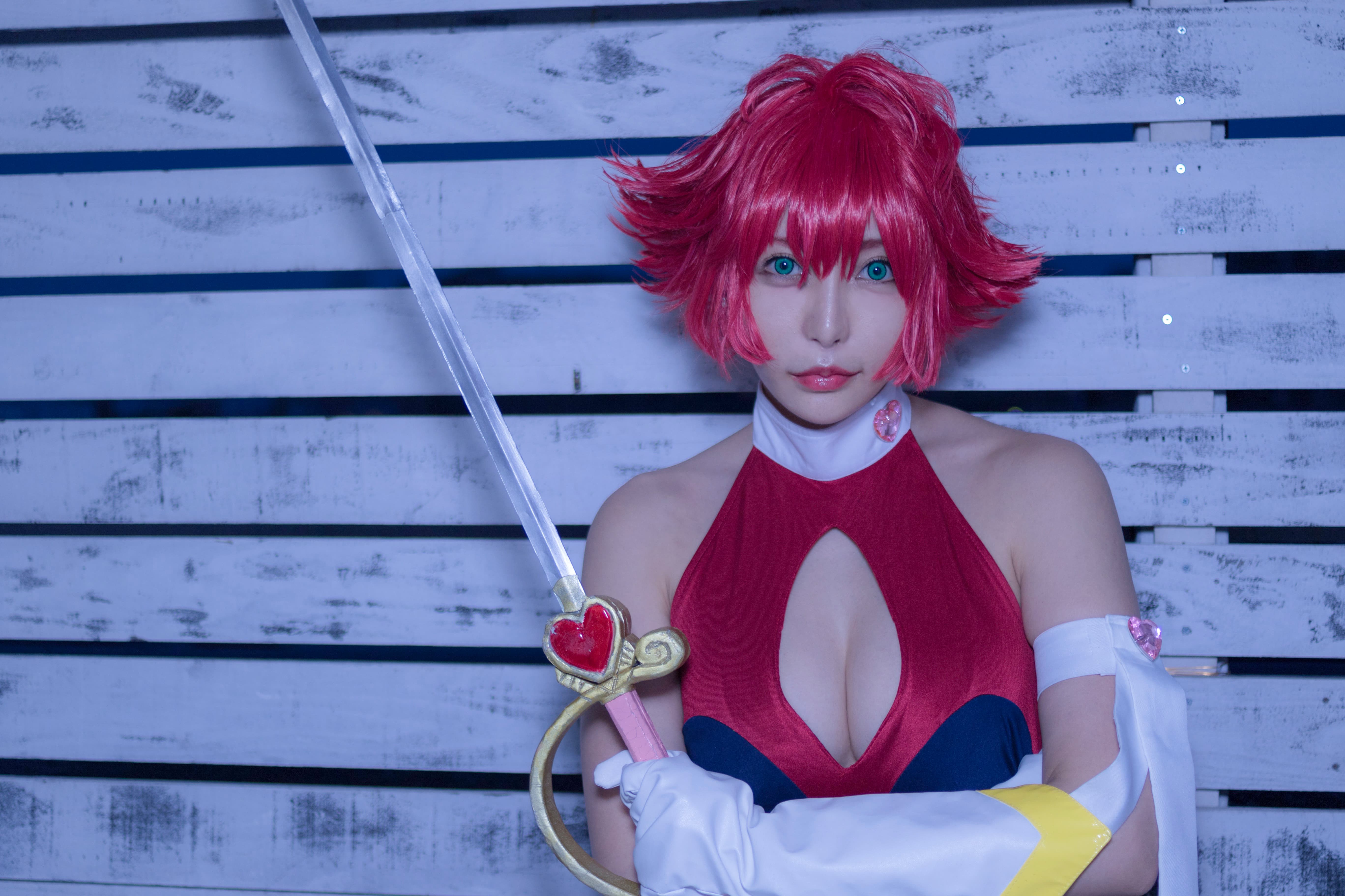 Косплей Cutie Honey с грудастой японкой Cutie Honey