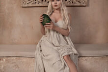 Daenerys Targaryen – Kalinka Fox – A Song of Ice and Fire Hentai Cosplay (7)