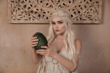 Daenerys Targaryen – Kalinka Fox – A Song of Ice and Fire Hentai Cosplay (9)