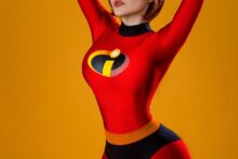 Helen Parr – Kalinka Fox – The Incredibles Hentai Cosplay (10)