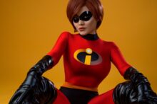 Helen Parr – Kalinka Fox – The Incredibles Hentai Cosplay (15)