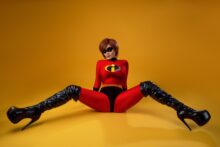 Helen Parr – Kalinka Fox – The Incredibles Hentai Cosplay (20)