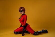 Helen Parr – Kalinka Fox – The Incredibles Hentai Cosplay (24)